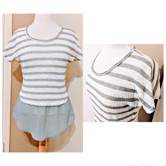 Tops - 3/$15 Silver and white knit top
